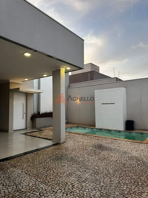 Casa com 3 quartos à venda, 165m2 em Franca - SP - imagem 2 Foto 2 de Casa com 3 quartos à venda, 165m2 em Franca - SP