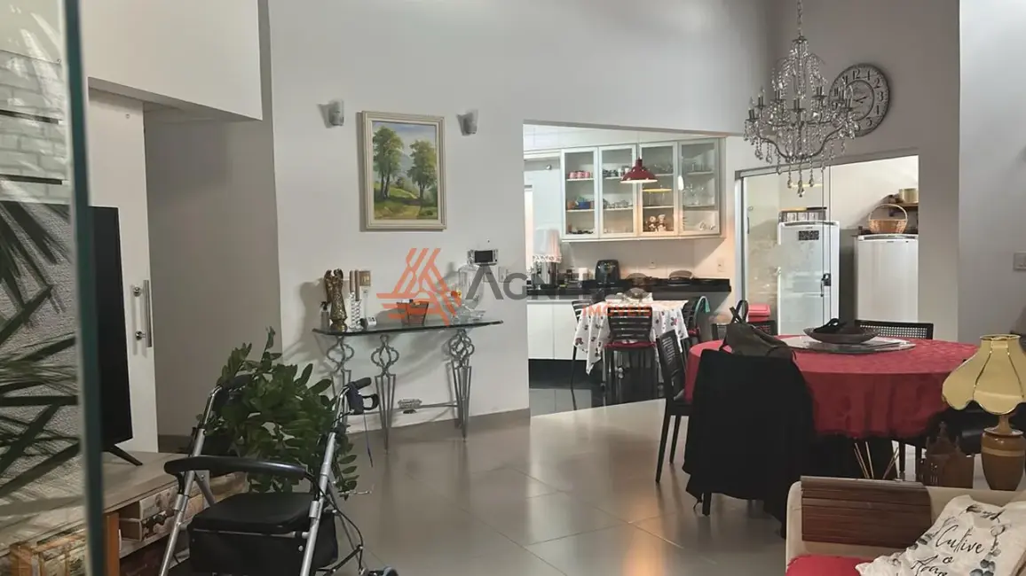 Casa com 3 quartos à venda, 196m2 em São José, Franca - SP - imagem 1 Foto 1 de Casa com 3 quartos à venda, 196m2 em São José, Franca - SP