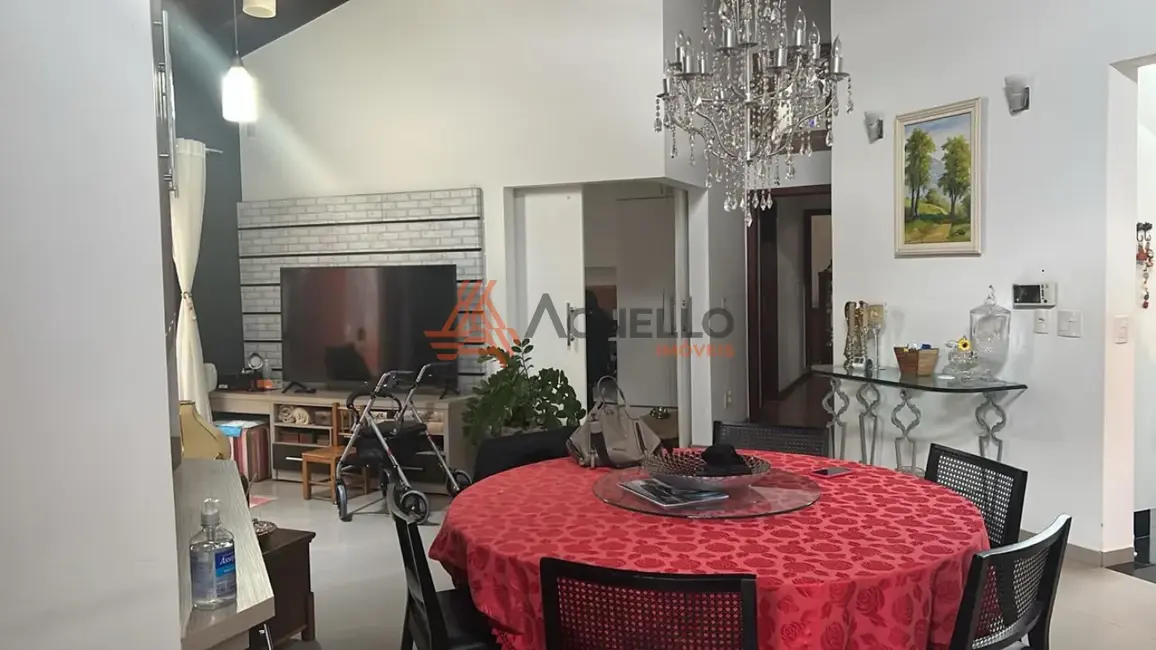 Foto 2 de Casa com 3 quartos à venda, 196m2 em São José, Franca - SP