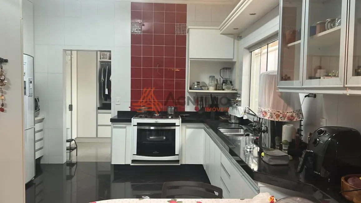 Foto 4 de Casa com 3 quartos à venda, 196m2 em São José, Franca - SP