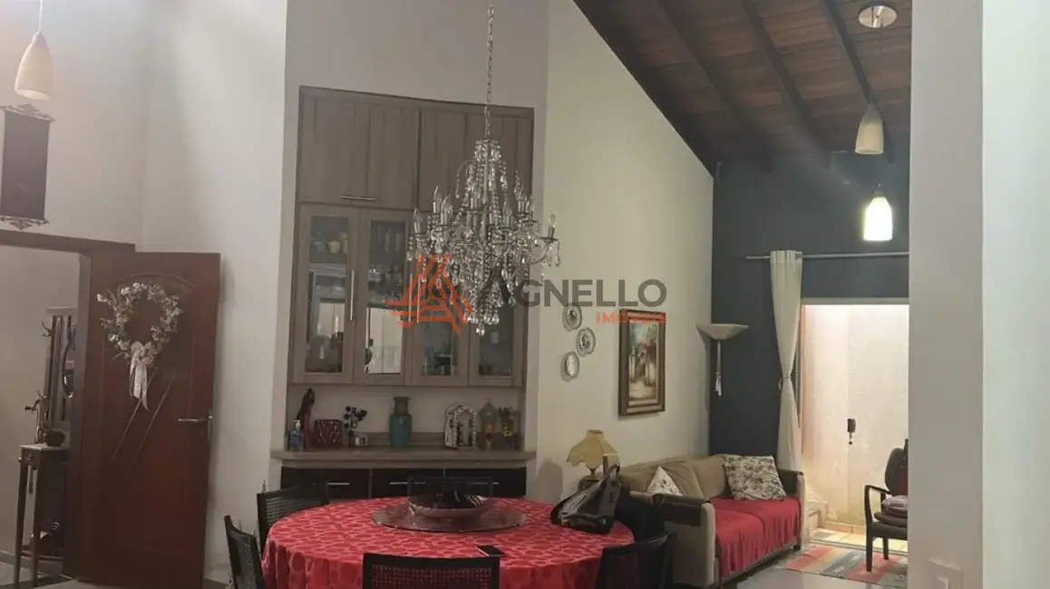 Foto 3 de Casa com 3 quartos à venda, 196m2 em São José, Franca - SP