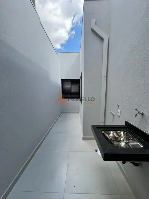 Casa com 3 quartos à venda, 100m2 em Vila Santa Cruz, Franca - SP - imagem 5 Foto 5 de Casa com 3 quartos à venda, 100m2 em Vila Santa Cruz, Franca - SP