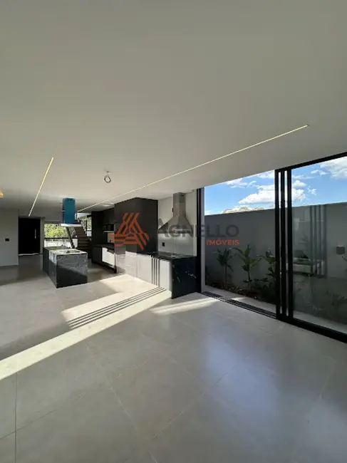 Casa de Condomínio com 3 quartos à venda, 280m2 em Veredas de Franca, Franca - SP - imagem 3 Foto 3 de Casa de Condomínio com 3 quartos à venda, 280m2 em Veredas de Franca, Franca - SP