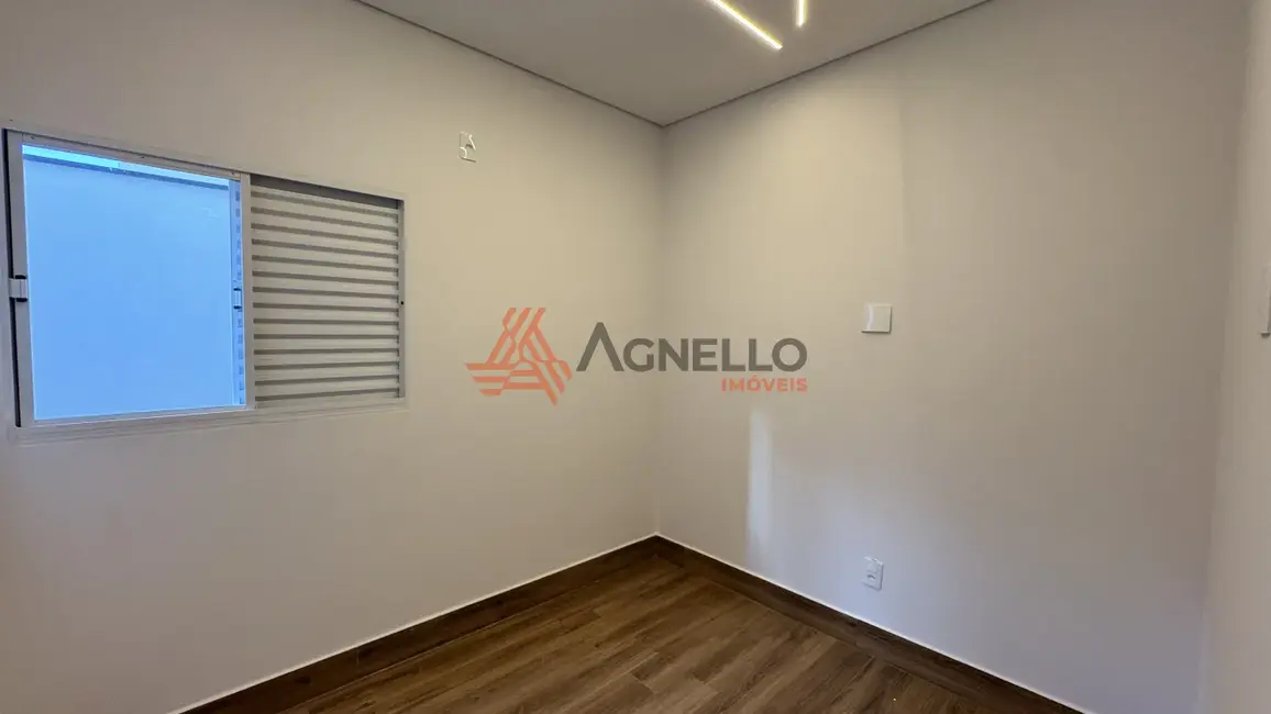 Casa com 3 quartos à venda, 120m2 em Jardim Ângela Rosa, Franca - SP - imagem 9 Foto 9 de Casa com 3 quartos à venda, 120m2 em Jardim Ângela Rosa, Franca - SP