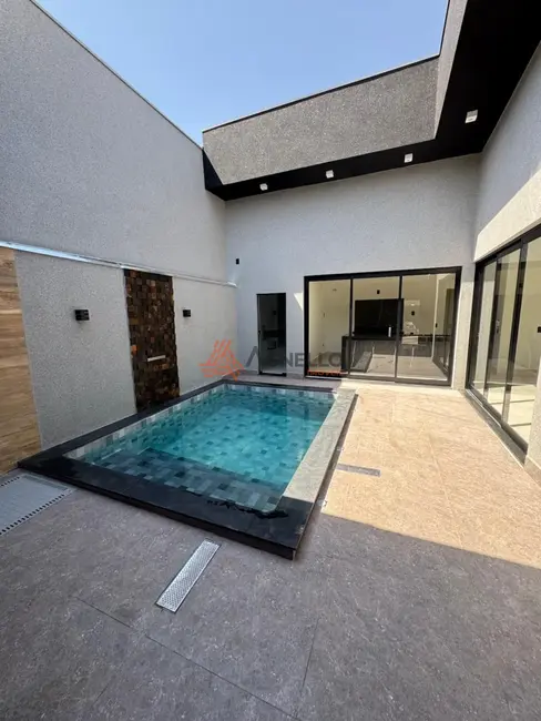 Casa com 3 quartos à venda, 154m2 em Franca - SP - imagem 1 Foto 1 de Casa com 3 quartos à venda, 154m2 em Franca - SP