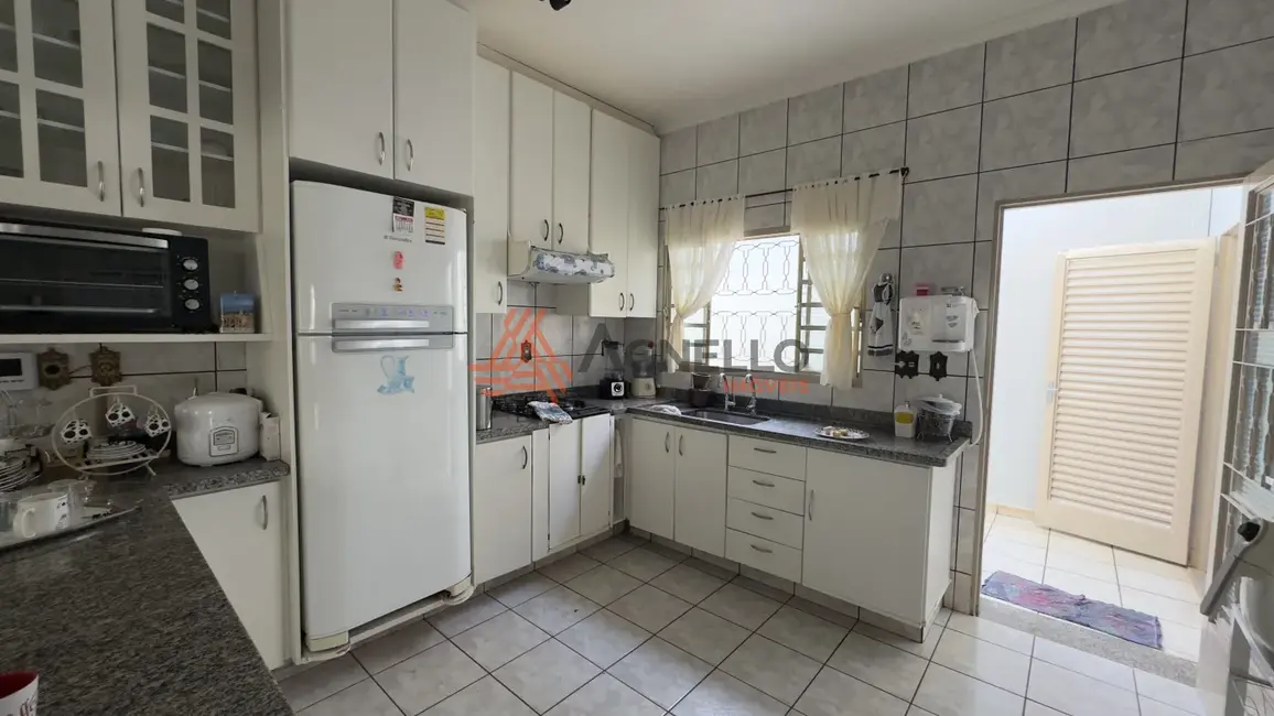 Foto 5 de Casa com 3 quartos à venda, 215m2 em Jardim Barão, Franca - SP