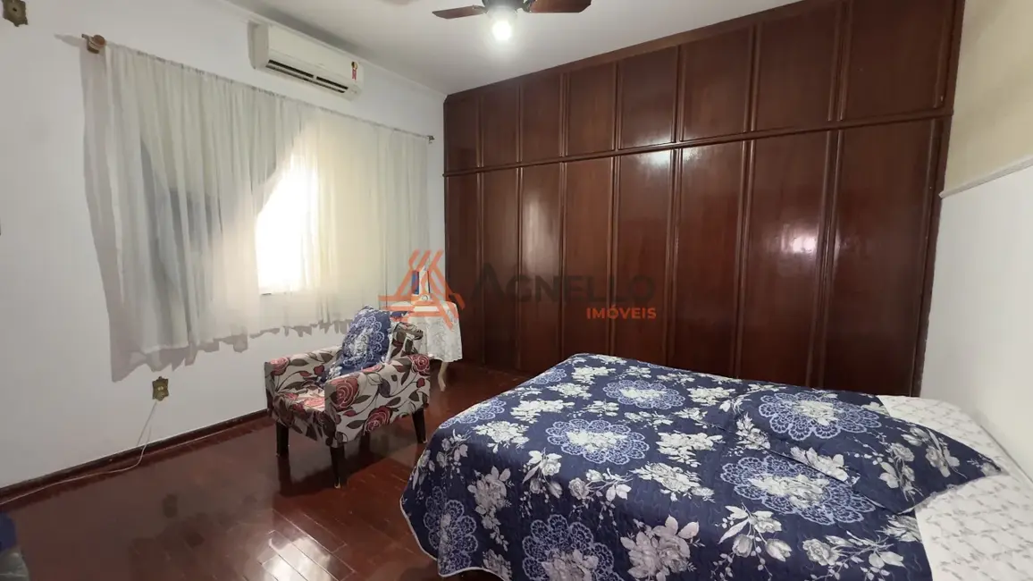 Foto 8 de Casa com 3 quartos à venda, 215m2 em Jardim Barão, Franca - SP