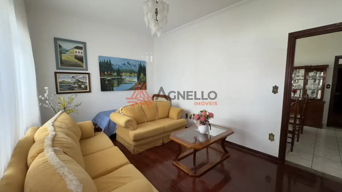 Foto 2 de Casa com 3 quartos à venda, 215m2 em Jardim Barão, Franca - SP