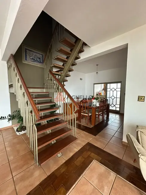 Foto 3 de Casa com 3 quartos à venda, 235m2 em Residencial São Tomaz, Franca - SP