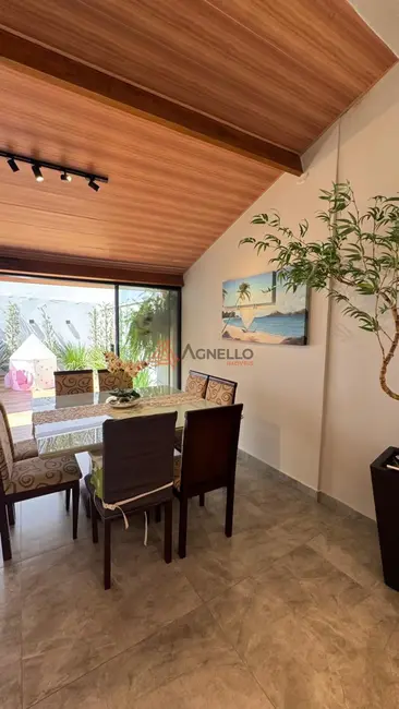 Casa de Condomínio com 3 quartos à venda, 127m2 em Franca - SP - imagem 4 Foto 4 de Casa de Condomínio com 3 quartos à venda, 127m2 em Franca - SP