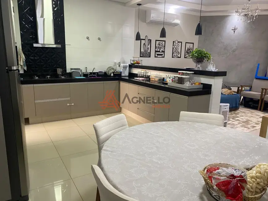 Foto 3 de Apartamento com 2 quartos à venda, 80m2 em Jardim Santa Lúcia, Franca - SP