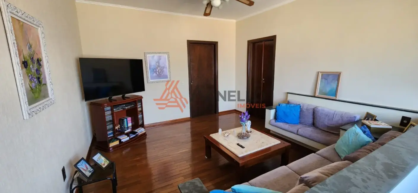 Casa com 3 quartos à venda, 179m2 em Vila Totoli, Franca - SP - imagem 9 Foto 9 de Casa com 3 quartos à venda, 179m2 em Vila Totoli, Franca - SP