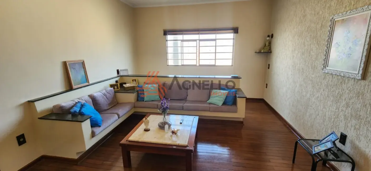 Casa com 3 quartos à venda, 179m2 em Vila Totoli, Franca - SP - imagem 8 Foto 8 de Casa com 3 quartos à venda, 179m2 em Vila Totoli, Franca - SP