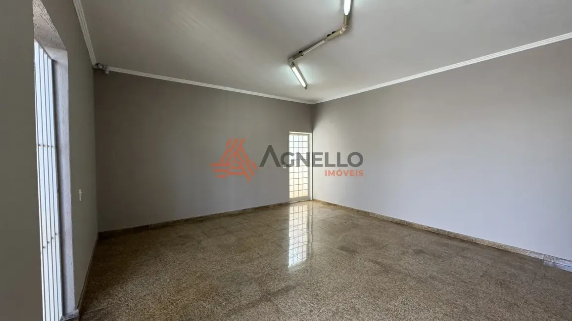 Loja com 3 quartos para alugar, 253m2 em Prolongamento Vila Industrial, Franca - SP - imagem 2 Foto 2 de Loja com 3 quartos para alugar, 253m2 em Prolongamento Vila Industrial, Franca - SP