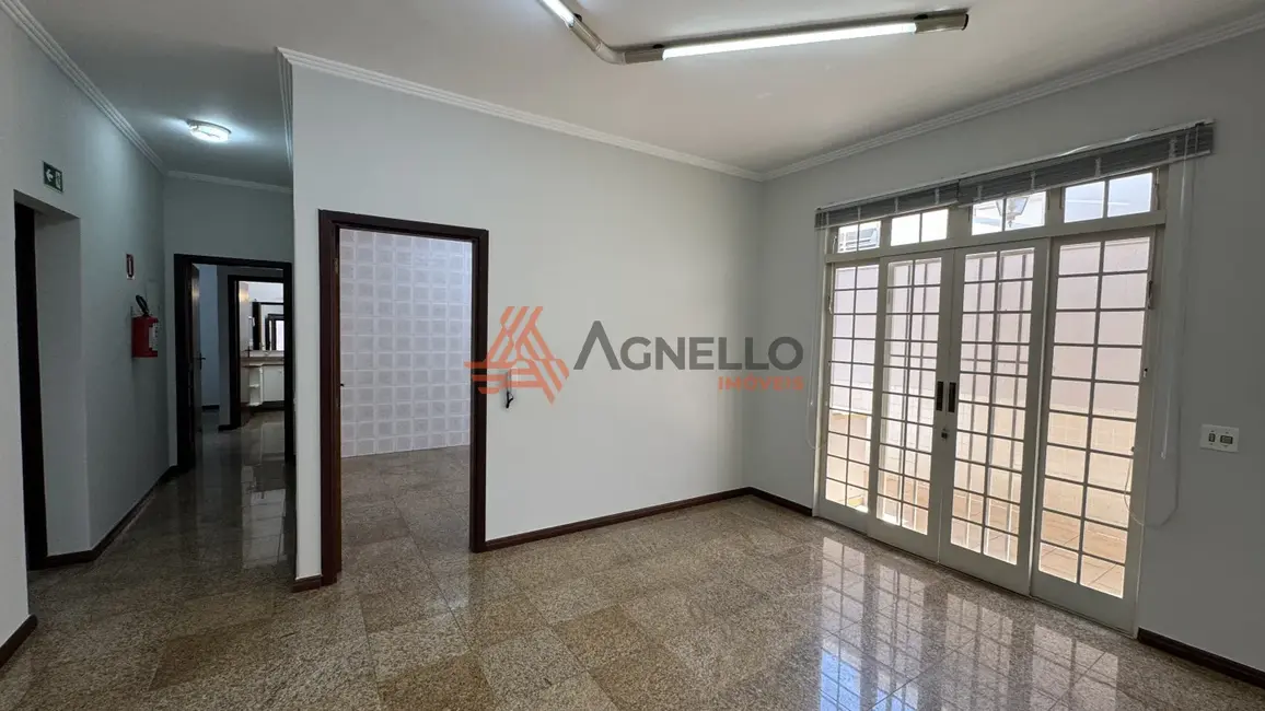 Loja com 3 quartos para alugar, 253m2 em Prolongamento Vila Industrial, Franca - SP - imagem 8 Foto 8 de Loja com 3 quartos para alugar, 253m2 em Prolongamento Vila Industrial, Franca - SP