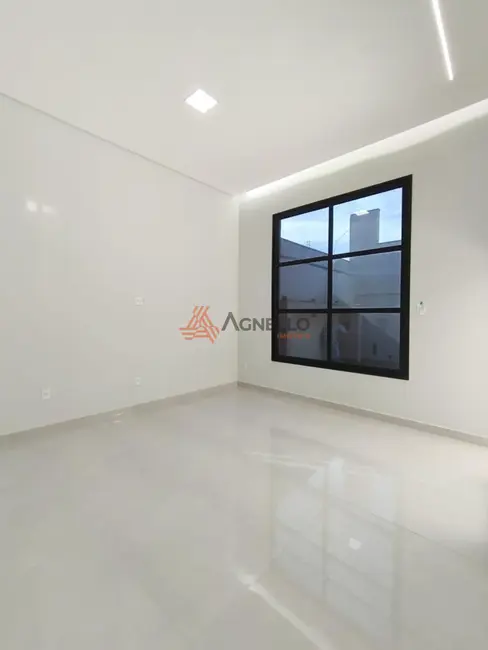 Casa com 3 quartos à venda, 160m2 em Franca - SP - imagem 1 Foto 1 de Casa com 3 quartos à venda, 160m2 em Franca - SP