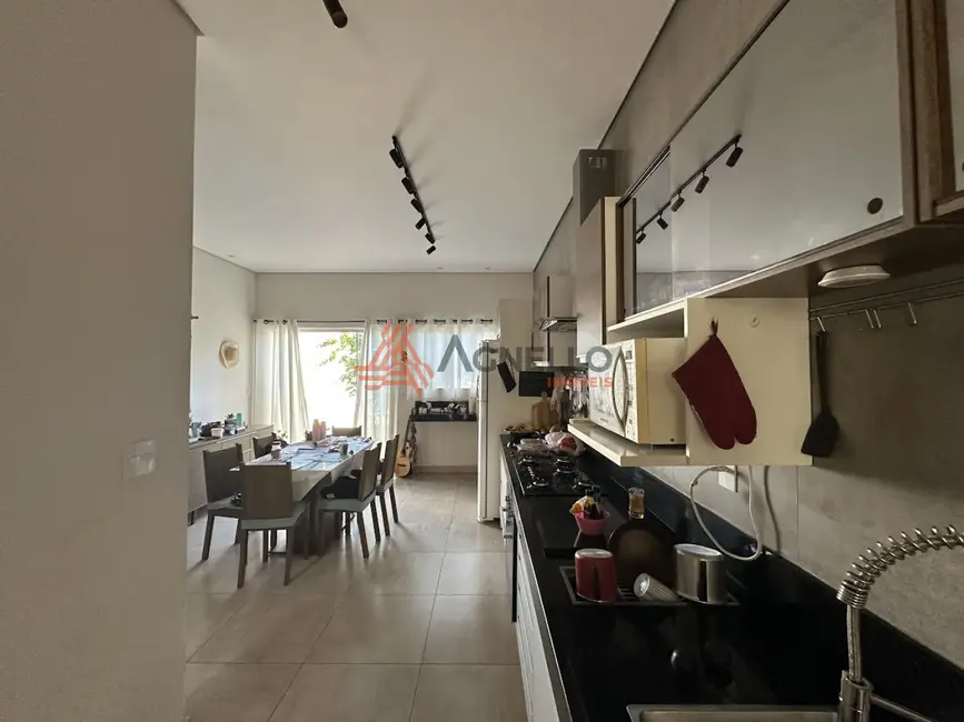 Casa com 3 quartos à venda, 169m2 em Jardim Piratininga, Franca - SP - imagem 3 Foto 3 de Casa com 3 quartos à venda, 169m2 em Jardim Piratininga, Franca - SP