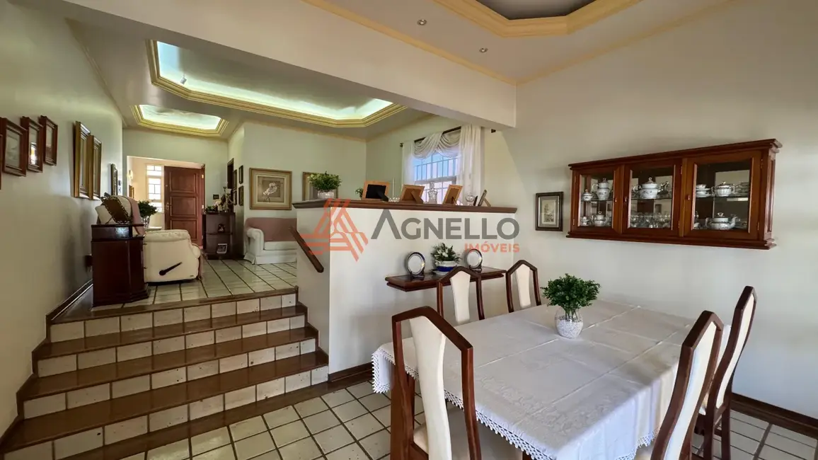 Foto 3 de Casa com 4 quartos à venda, 236m2 em Vila Industrial, Franca - SP