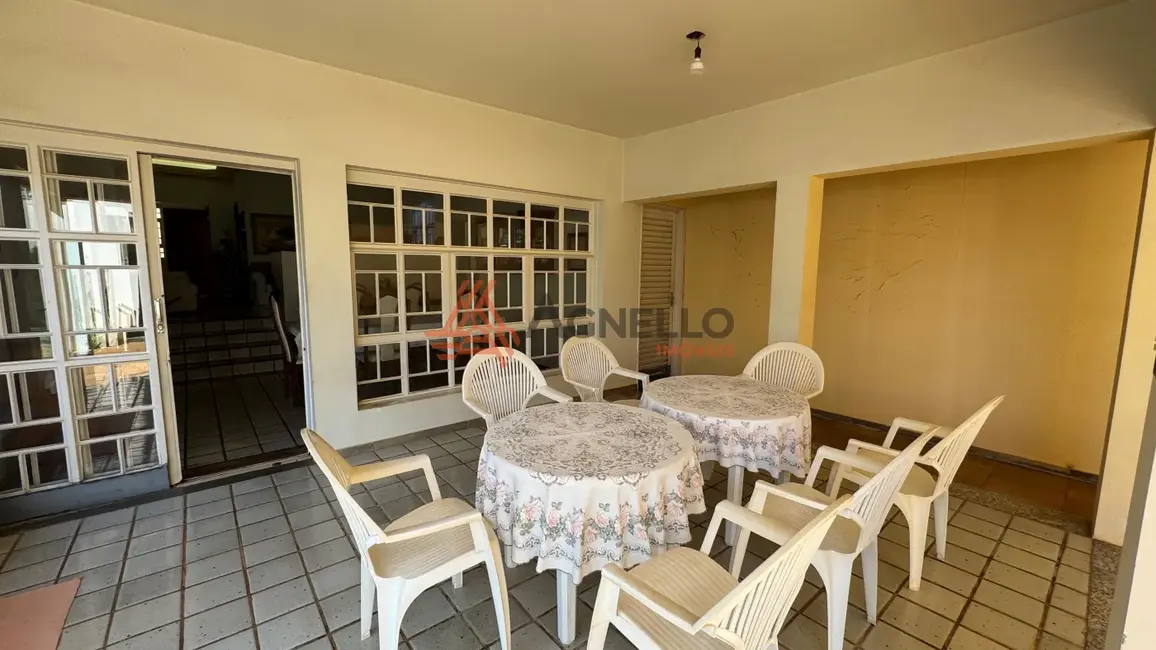 Foto 5 de Casa com 4 quartos à venda, 236m2 em Vila Industrial, Franca - SP