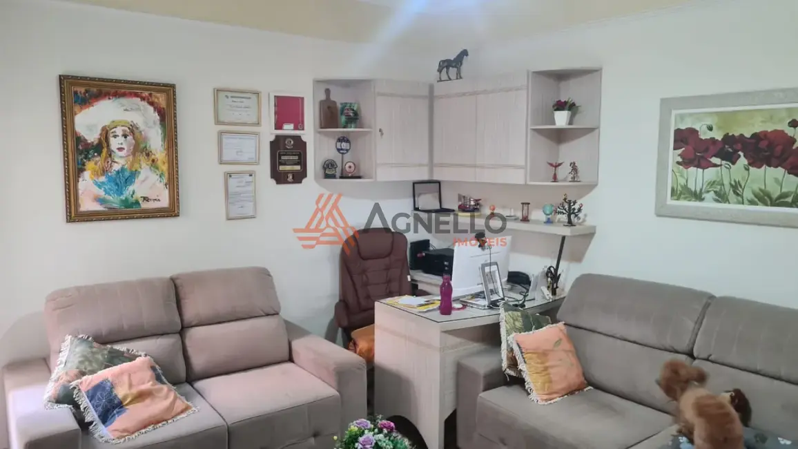 Foto 3 de Casa com 3 quartos à venda, 181m2 em Jardim Maria Rosa, Franca - SP