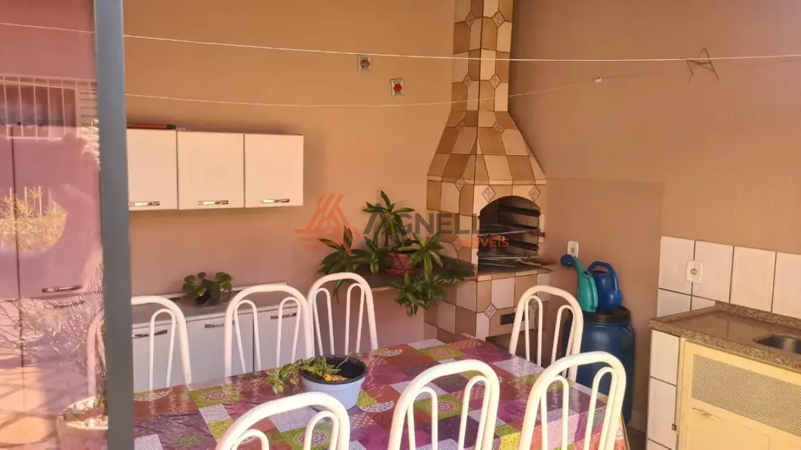 Foto 2 de Casa com 3 quartos à venda, 181m2 em Jardim Maria Rosa, Franca - SP