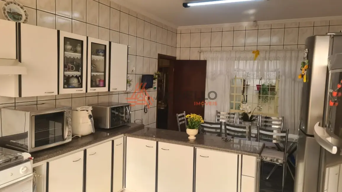 Foto 5 de Casa com 3 quartos à venda, 181m2 em Jardim Maria Rosa, Franca - SP