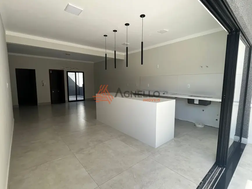 Foto 4 de Casa com 4 quartos à venda, 223m2 em Jardim Líbano, Franca - SP