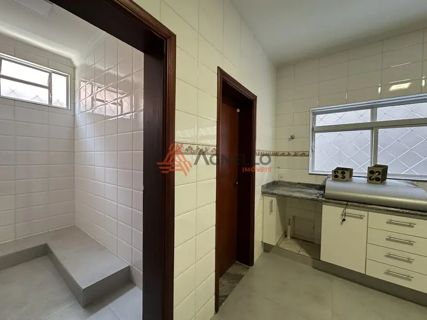 Foto 6 de Casa com 4 quartos à venda, 391m2 em São José, Franca - SP