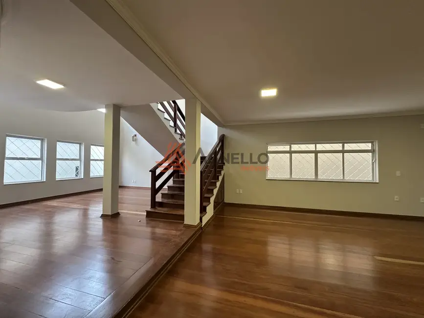 Casa com 4 quartos à venda, 391m2 em São José, Franca - SP - imagem 1 Foto 1 de Casa com 4 quartos à venda, 391m2 em São José, Franca - SP
