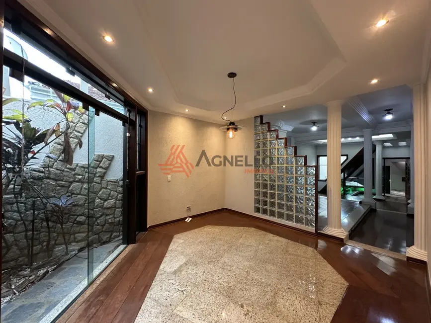 Casa com 3 quartos à venda, 155m2 em Jardim Barão, Franca - SP - imagem 1 Foto 1 de Casa com 3 quartos à venda, 155m2 em Jardim Barão, Franca - SP