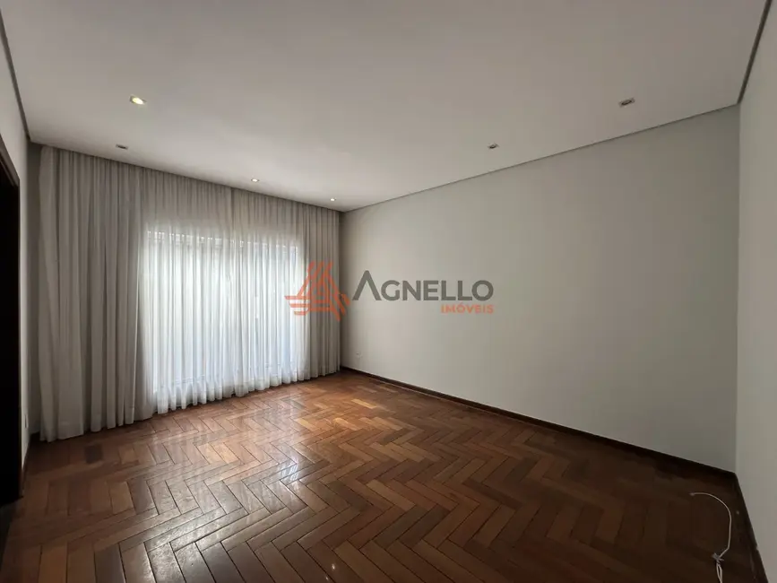 Foto 2 de Casa com 4 quartos à venda, 197m2 em Vila Nicácio, Franca - SP