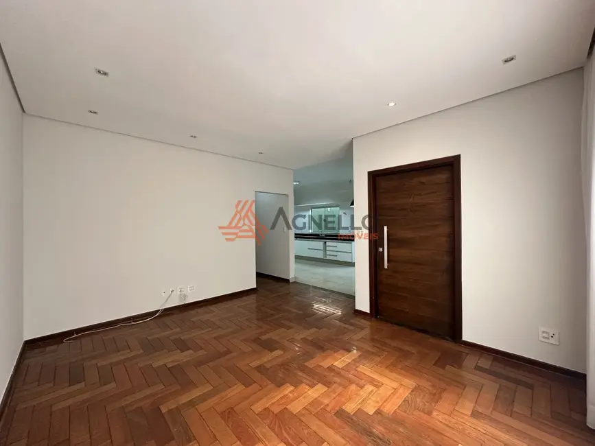 Foto 1 de Casa com 4 quartos à venda, 197m2 em Vila Nicácio, Franca - SP