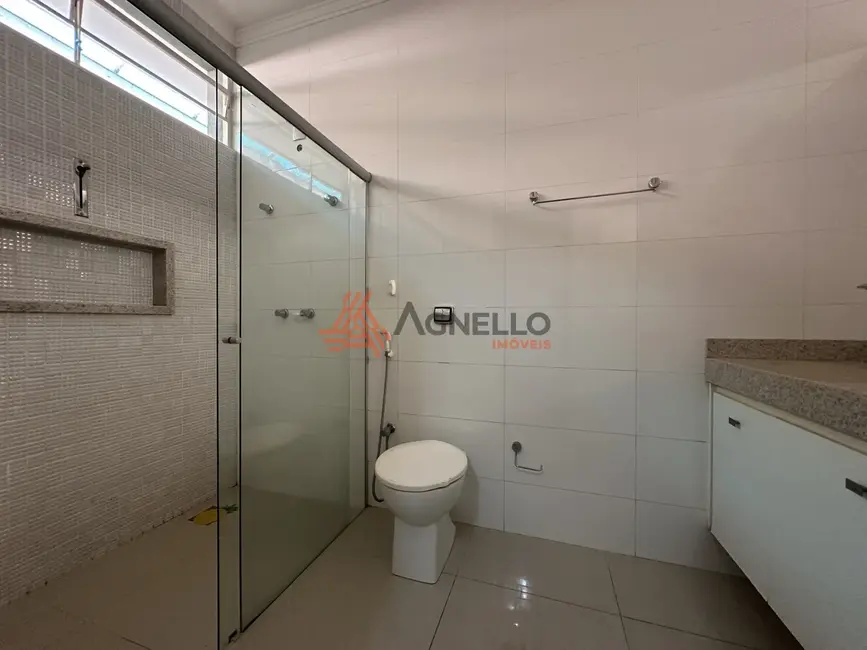 Foto 9 de Casa com 4 quartos à venda, 197m2 em Vila Nicácio, Franca - SP