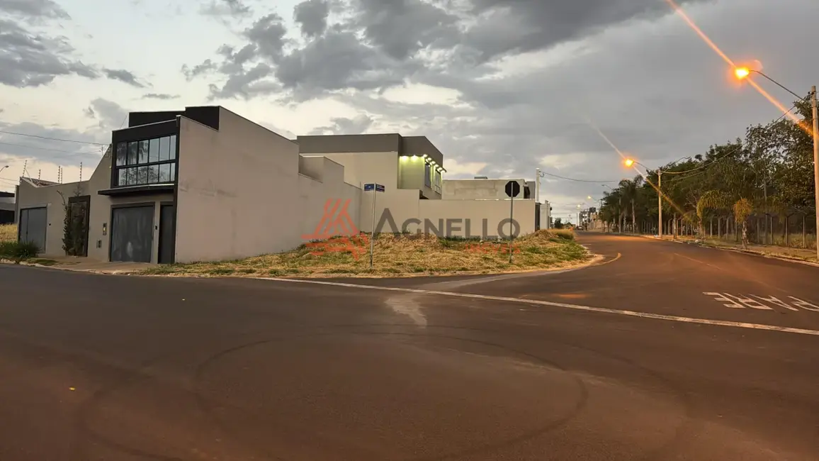 Foto 1 de Terreno / Lote à venda, 335m2 em Franca - SP