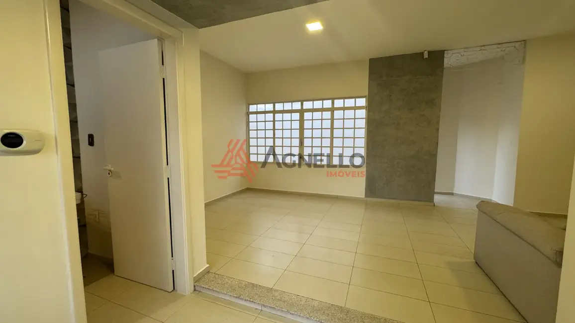 Foto 1 de Casa com 3 quartos à venda, 195m2 em Vila Marta, Franca - SP