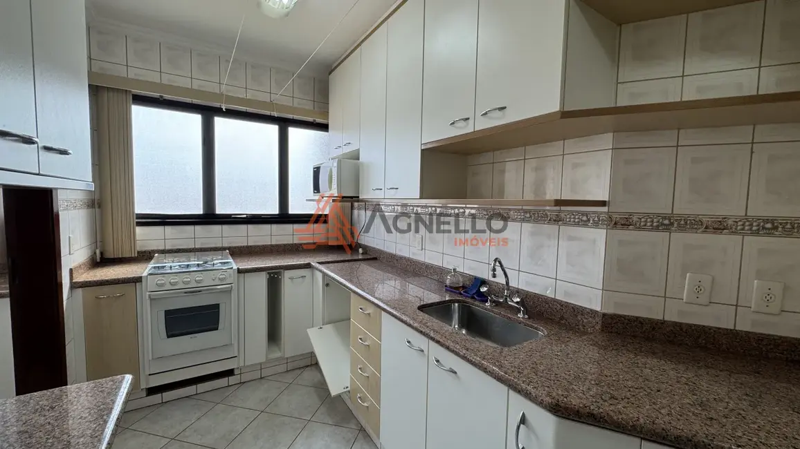 Apartamento com 3 quartos para alugar, 197m2 em Estação, Franca - SP - imagem 8 Foto 8 de Apartamento com 3 quartos para alugar, 197m2 em Estação, Franca - SP