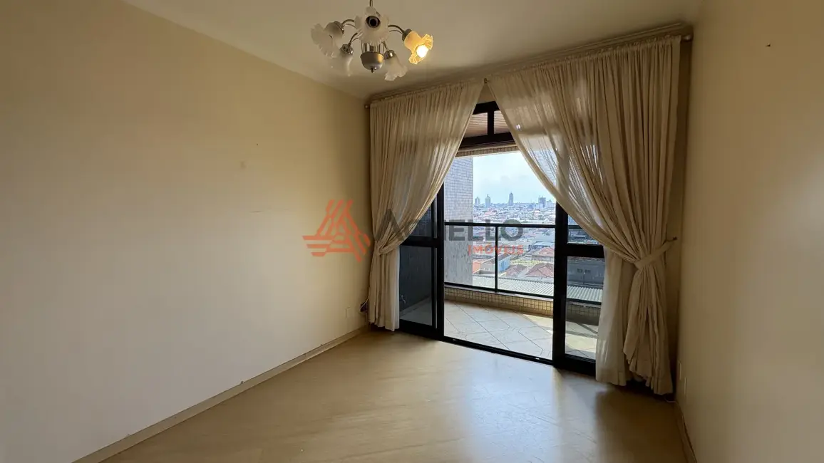 Apartamento com 3 quartos para alugar, 197m2 em Estação, Franca - SP - imagem 4 Foto 4 de Apartamento com 3 quartos para alugar, 197m2 em Estação, Franca - SP