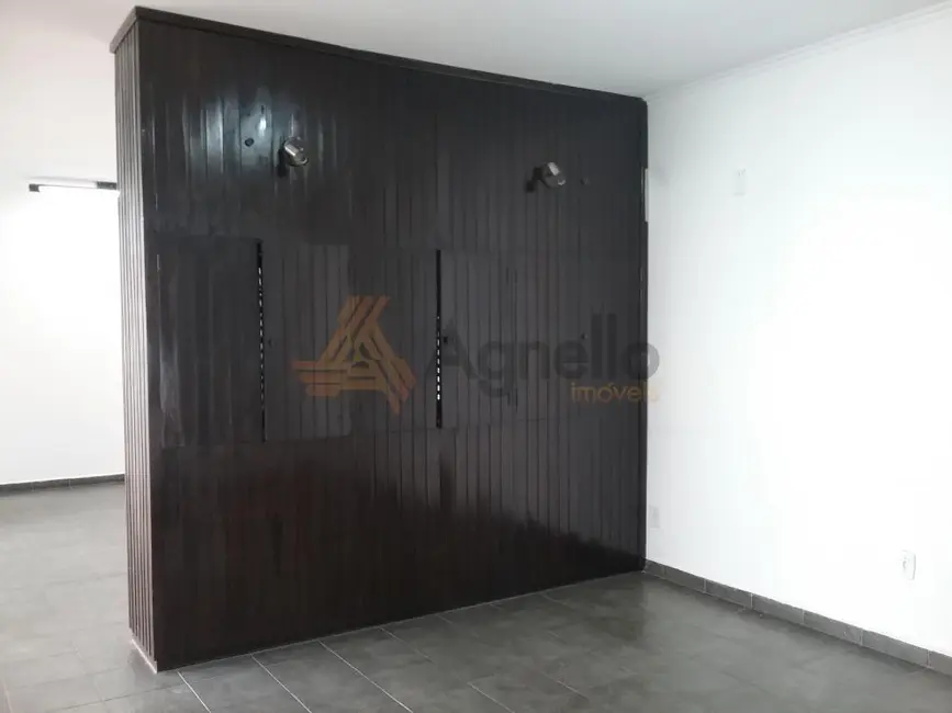 Foto 3 de Loja com 4 quartos à venda, 214m2 em São José, Franca - SP