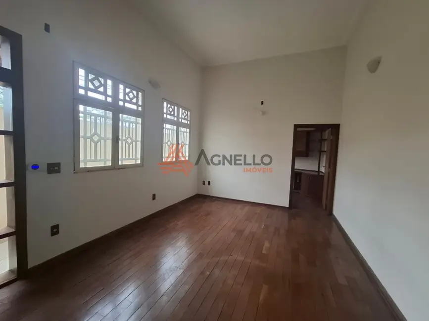 Casa com 4 quartos à venda, 221m2 em Franca - SP - imagem 1 Foto 1 de Casa com 4 quartos à venda, 221m2 em Franca - SP