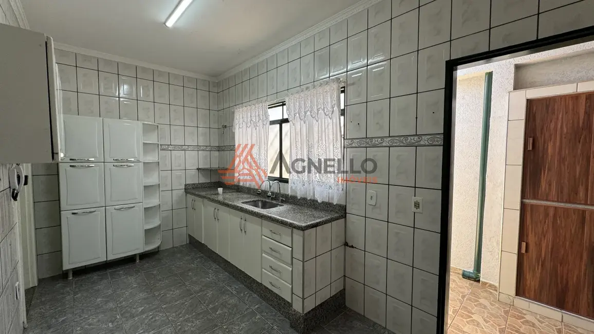 Foto 3 de Casa com 3 quartos à venda, 142m2 em Jardim Tropical, Franca - SP