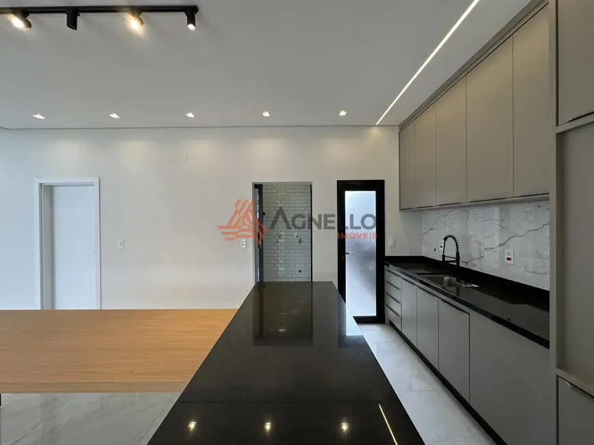 Foto 8 de Casa com 3 quartos à venda, 204m2 em Franca - SP