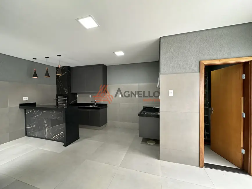 Casa com 3 quartos à venda, 181m2 em Vila Totoli, Franca - SP - imagem 2 Foto 2 de Casa com 3 quartos à venda, 181m2 em Vila Totoli, Franca - SP