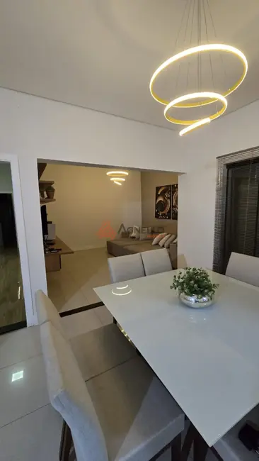 Foto 2 de Casa com 3 quartos à venda, 226m2 em Residencial San Diego, Franca - SP