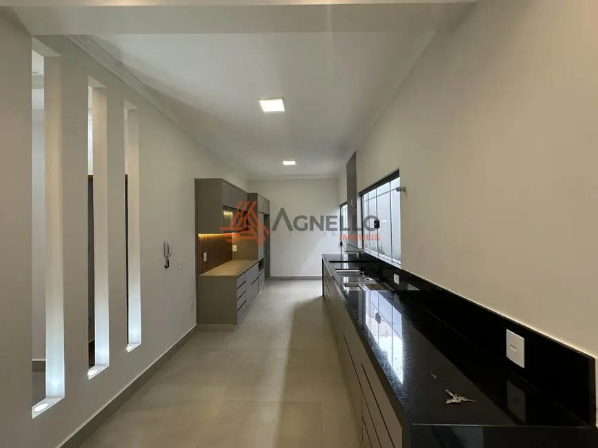 Casa com 3 quartos à venda, 151m2 em Residencial Colina do Espraiado, Franca - SP - imagem 3 Foto 3 de Casa com 3 quartos à venda, 151m2 em Residencial Colina do Espraiado, Franca - SP