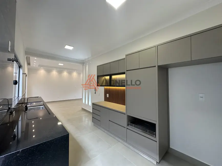 Casa com 3 quartos à venda, 151m2 em Residencial Colina do Espraiado, Franca - SP - imagem 5 Foto 5 de Casa com 3 quartos à venda, 151m2 em Residencial Colina do Espraiado, Franca - SP