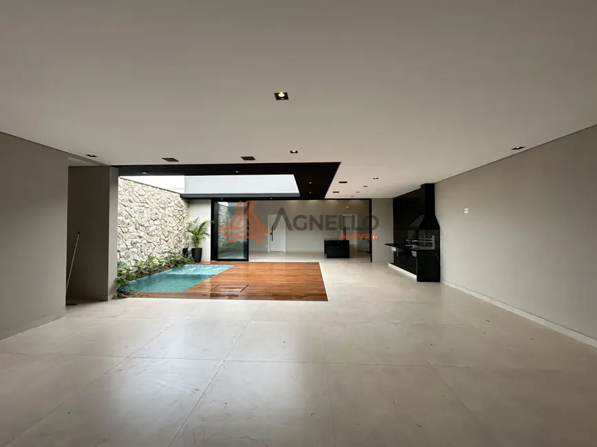 Casa com 3 quartos à venda, 199m2 em Jardim Santa Lúcia, Franca - SP - imagem 5 Foto 5 de Casa com 3 quartos à venda, 199m2 em Jardim Santa Lúcia, Franca - SP