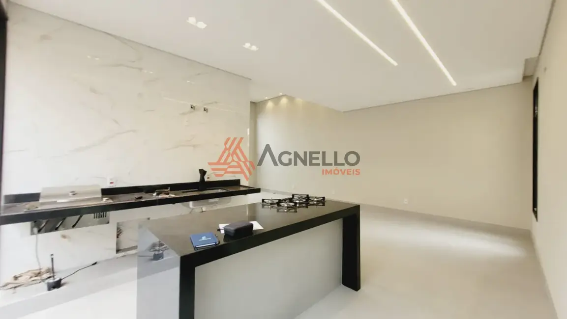 Foto 3 de Casa com 3 quartos à venda, 244m2 em São José, Franca - SP