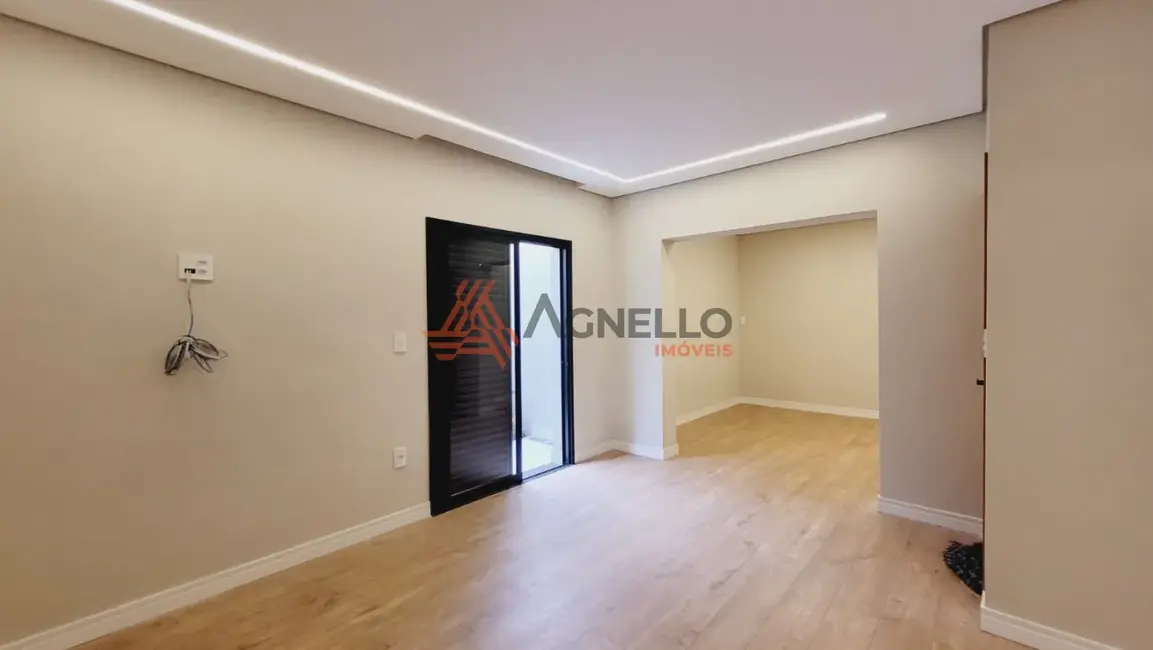 Foto 8 de Casa com 3 quartos à venda, 244m2 em São José, Franca - SP