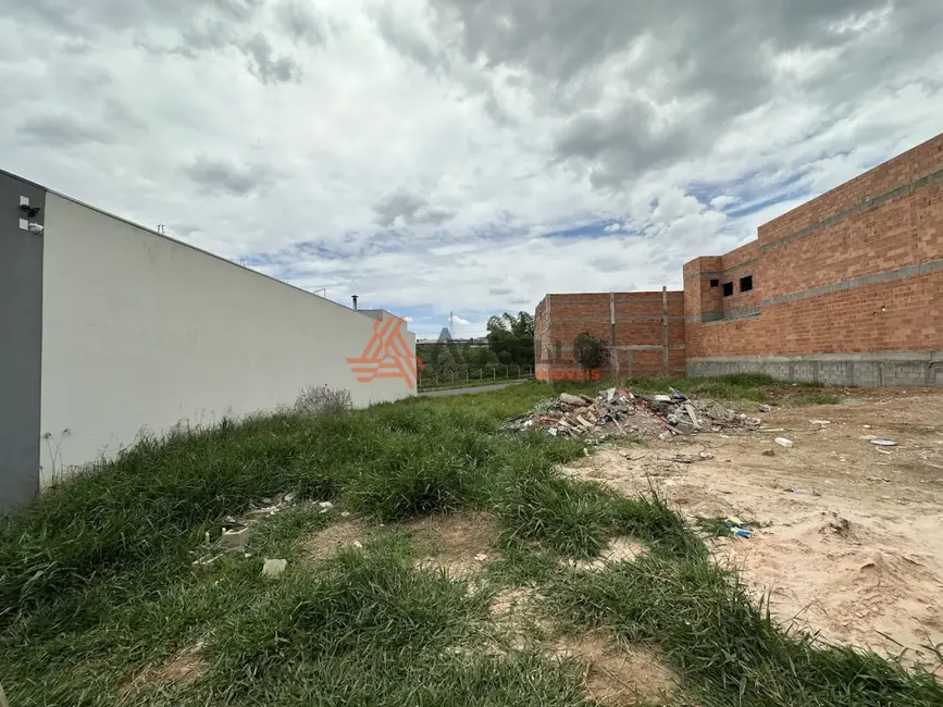 Foto 1 de Terreno / Lote à venda, 341m2 em Franca - SP