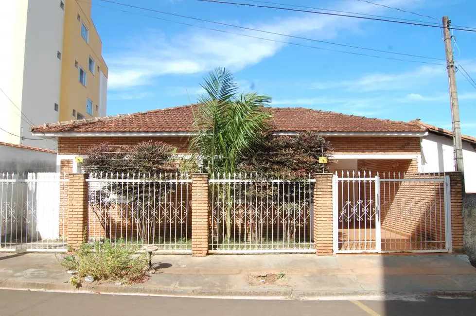 Casa com 3 quartos à venda, 114m2 em Jardim Consolação, Franca - SP - imagem 1 Foto 1 de Casa com 3 quartos à venda, 114m2 em Jardim Consolação, Franca - SP